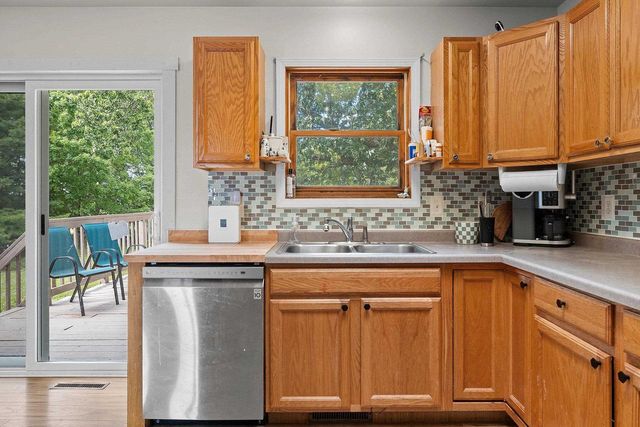 364 TRIANGLE DRIVE, Hobart, WI 54155