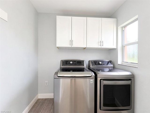 681 Palm View DR C1, Naples, FL 34110