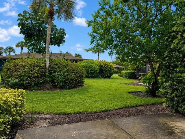 681 Palm View DR C1, Naples, FL 34110