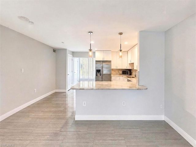 681 Palm View DR C1, Naples, FL 34110