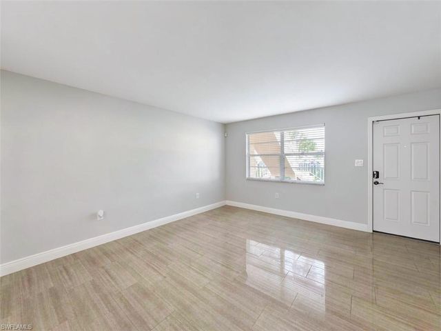 681 Palm View DR C1, Naples, FL 34110