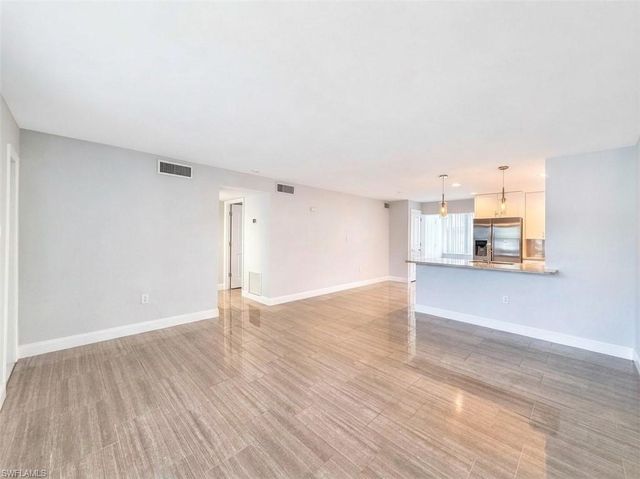 681 Palm View DR C1, Naples, FL 34110
