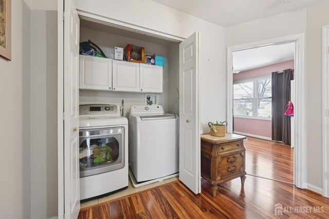 28 W Francis Street, Iselin, NJ 08830