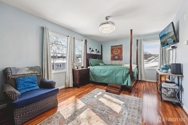 28 W Francis Street, Iselin, NJ 08830