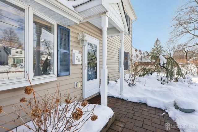 28 W Francis Street, Iselin, NJ 08830