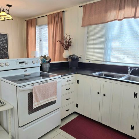 36 Beauview Avenue, Nashua, NH 03064