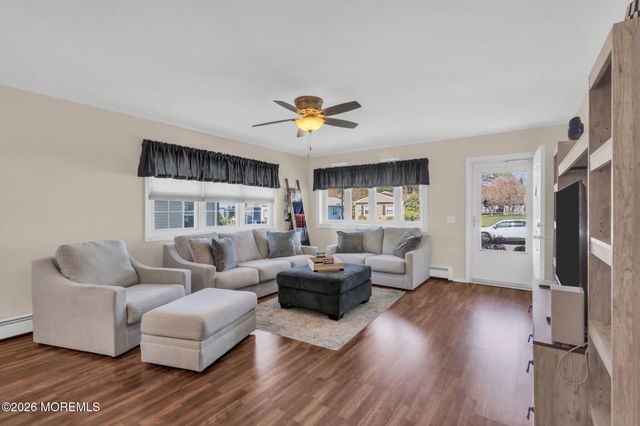 18 Encinitas Drive, Toms River, NJ 08757