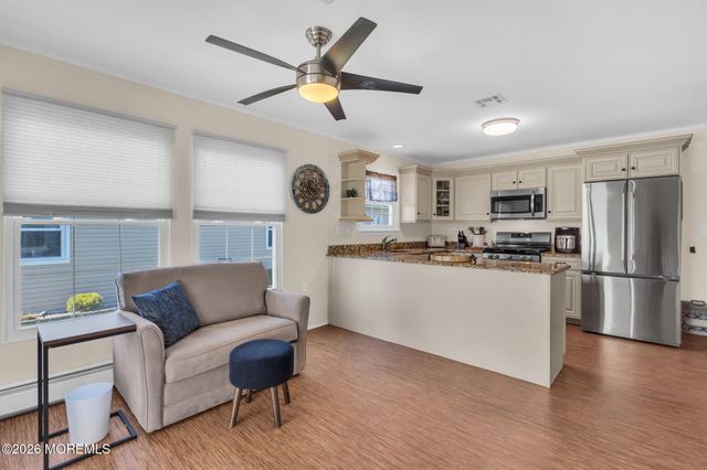 18 Encinitas Drive, Toms River, NJ 08757