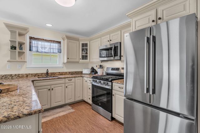 18 Encinitas Drive, Toms River, NJ 08757