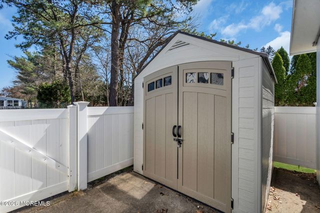 18 Encinitas Drive, Toms River, NJ 08757