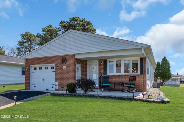 18 Encinitas Drive, Toms River, NJ 08757