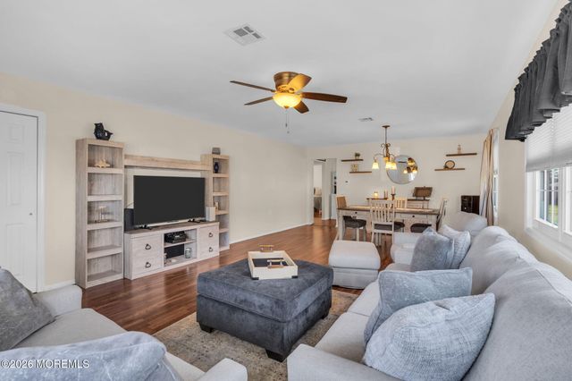 18 Encinitas Drive, Toms River, NJ 08757