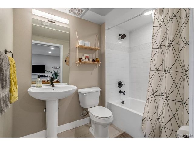 2729 W 28th Ave 504, Denver, CO 80211