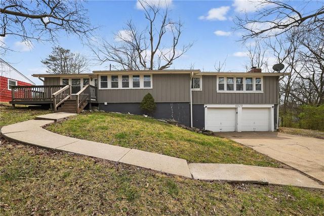 8823 E 23rd Street, Kansas City, MO 64129