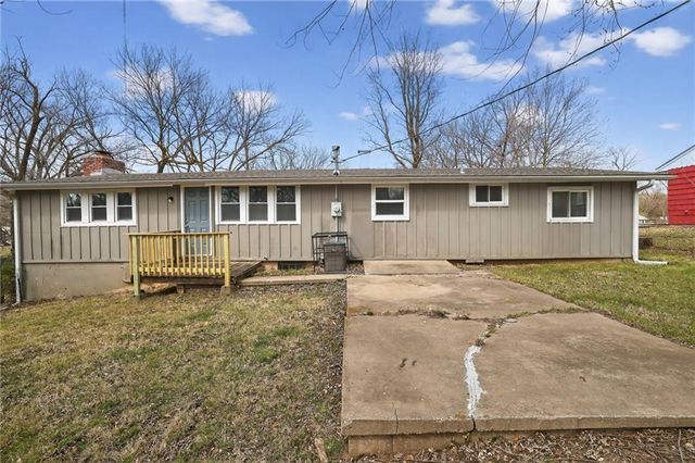 8823 E 23rd Street, Kansas City, MO 64129