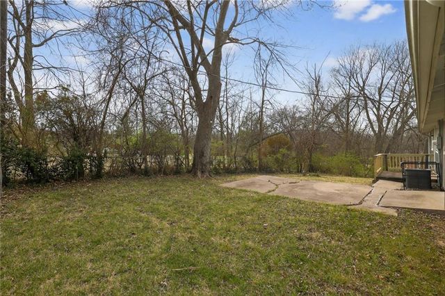 8823 E 23rd Street, Kansas City, MO 64129