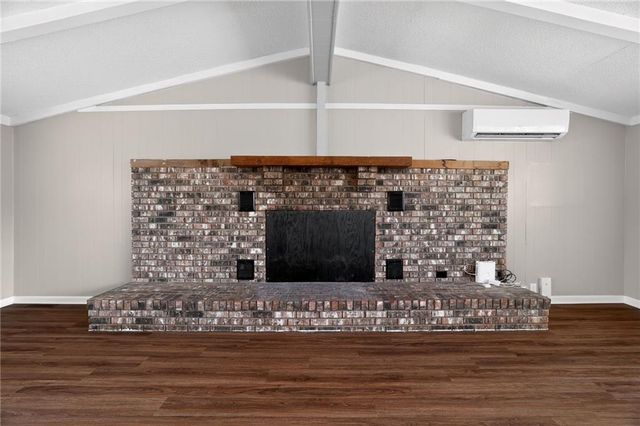 8823 E 23rd Street, Kansas City, MO 64129