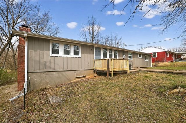 8823 E 23rd Street, Kansas City, MO 64129