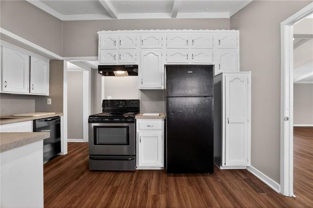 8823 E 23rd Street, Kansas City, MO 64129