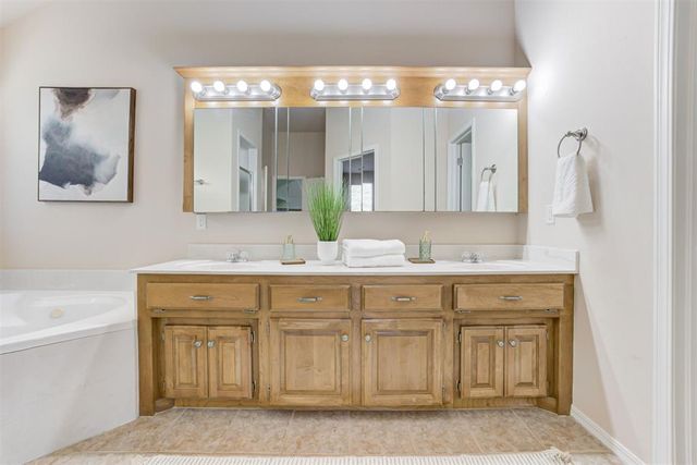 8701 NW 74th Street, Oklahoma City, OK 73132