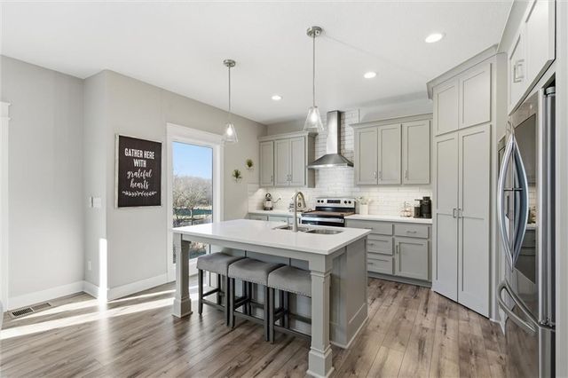308 E Oak Street, Lone Jack, MO 64070