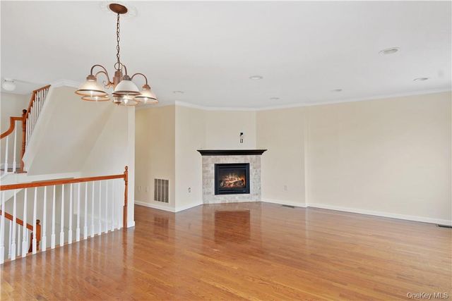 5 Crosby Place, New Rochelle, NY 10801