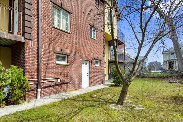 5 Crosby Place, New Rochelle, NY 10801