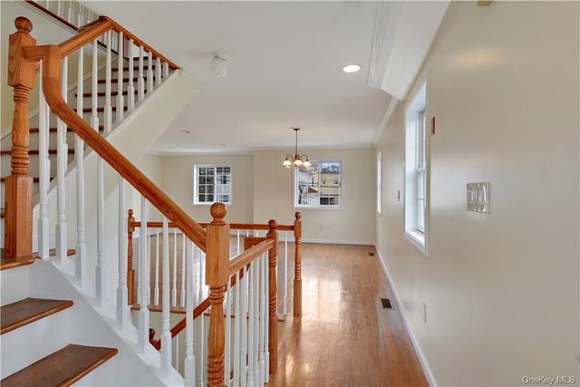 5 Crosby Place, New Rochelle, NY 10801