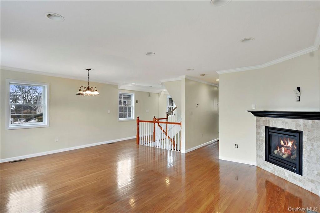 5 Crosby Place, New Rochelle, NY 10801