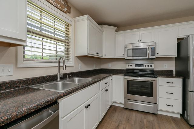 5749 W Payton Circle, Springfield, MO 65802