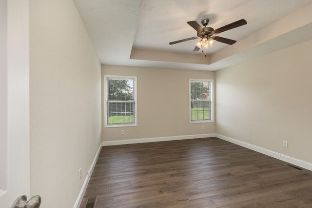 5749 W Payton Circle, Springfield, MO 65802