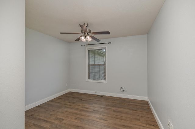 5749 W Payton Circle, Springfield, MO 65802