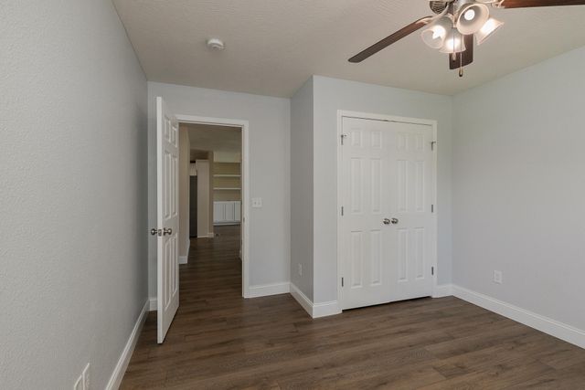 5749 W Payton Circle, Springfield, MO 65802