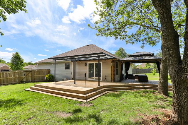 5749 W Payton Circle, Springfield, MO 65802