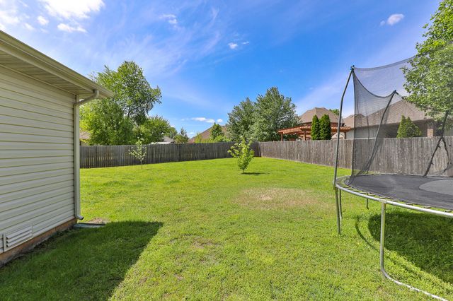 5749 W Payton Circle, Springfield, MO 65802