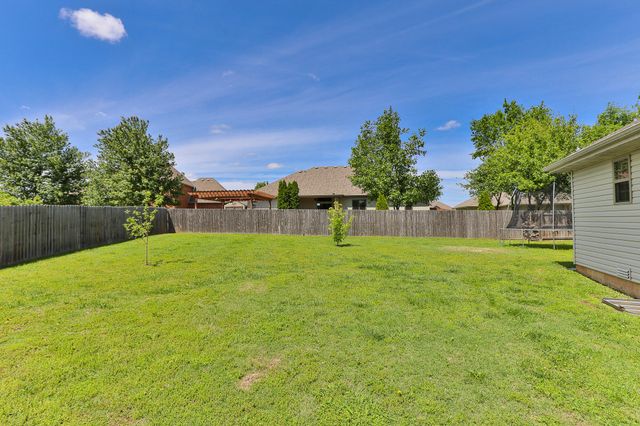 5749 W Payton Circle, Springfield, MO 65802
