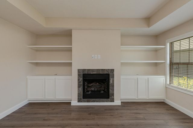 5749 W Payton Circle, Springfield, MO 65802