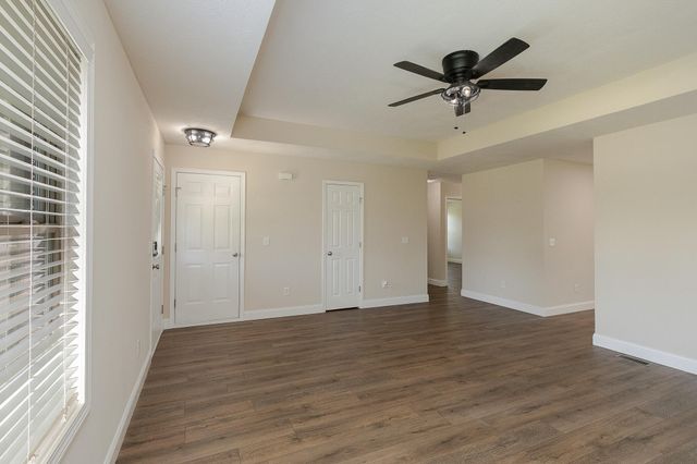 5749 W Payton Circle, Springfield, MO 65802