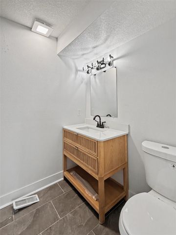 1009 27th Street, Des Moines, IA 50311