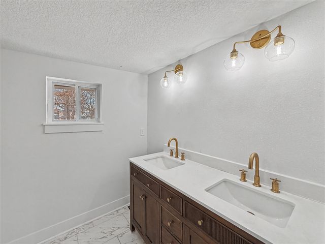 1009 27th Street, Des Moines, IA 50311