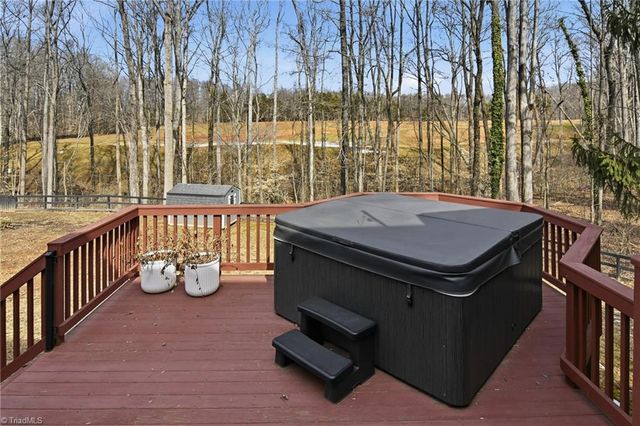 4938 Hackamore Road, Greensboro, NC 27410