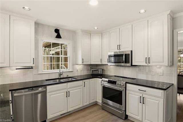 4938 Hackamore Road, Greensboro, NC 27410