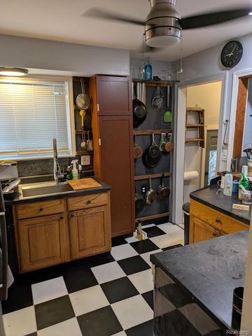 459 Continental Street, Detroit, MI 48215
