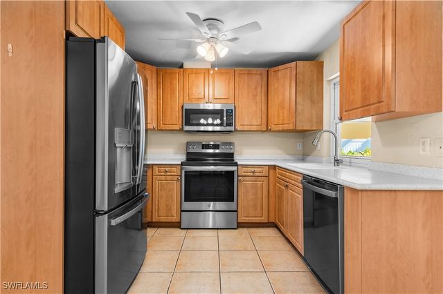 2230 SE 27th TER, Cape Coral, FL 33904