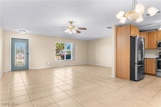 2230 SE 27th TER, Cape Coral, FL 33904