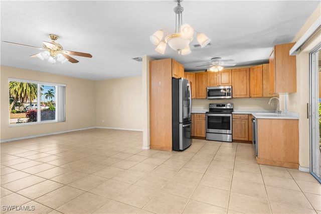 2230 SE 27th TER, Cape Coral, FL 33904