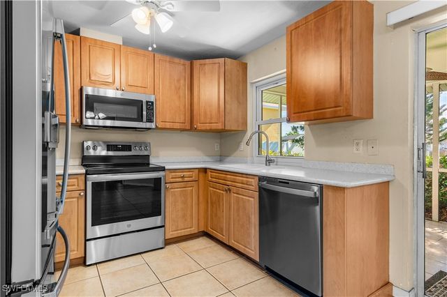 2230 SE 27th TER, Cape Coral, FL 33904