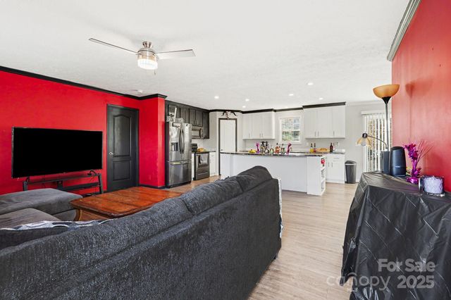 186 Ridge Creek Drive, Troutman, NC 28166