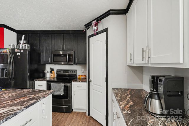 186 Ridge Creek Drive, Troutman, NC 28166