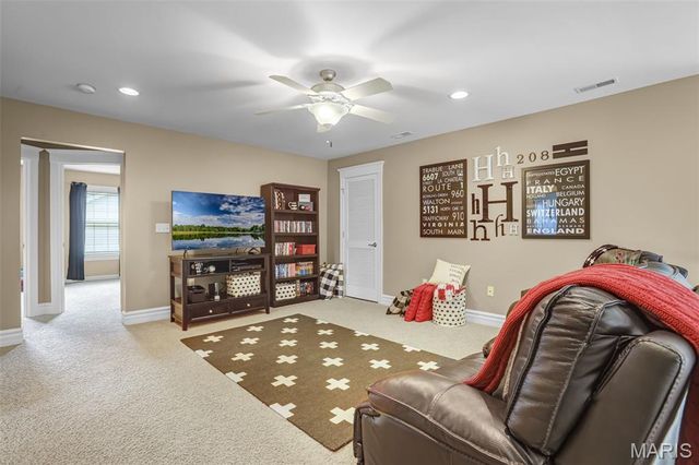 208 Fountain Drive, Glen Carbon, IL 62034